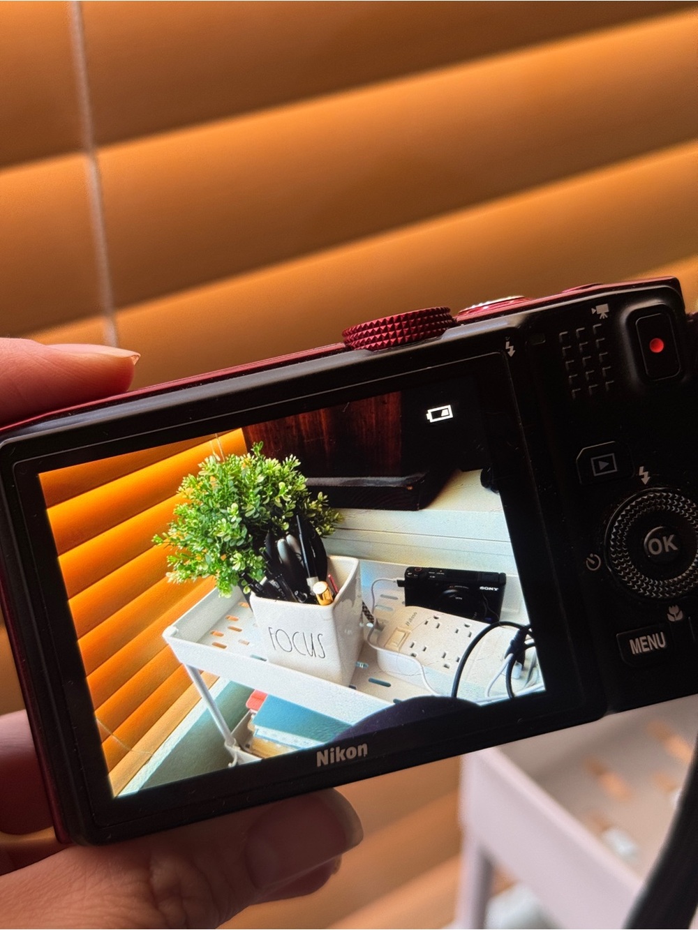 Nikon coolpix s8200 red digital camera - Picture 5 of 9